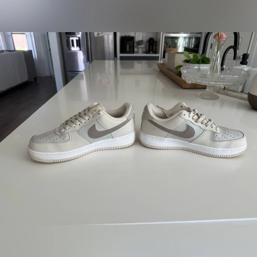 Nike Air Force 1 Low 07 Moon Fossil FB8483-100 Neutral Leather Womens Size 8 - Picture 6 of 16